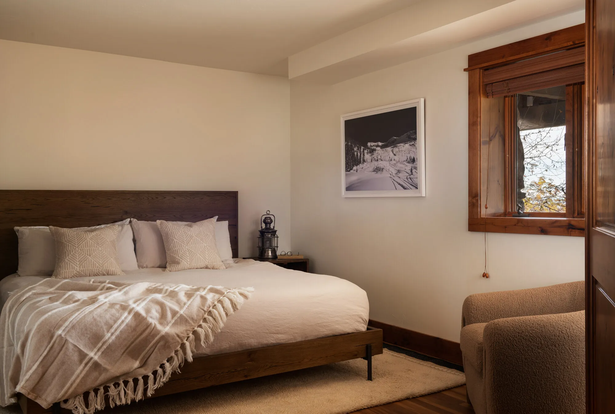 Apartment Suite king bedroom